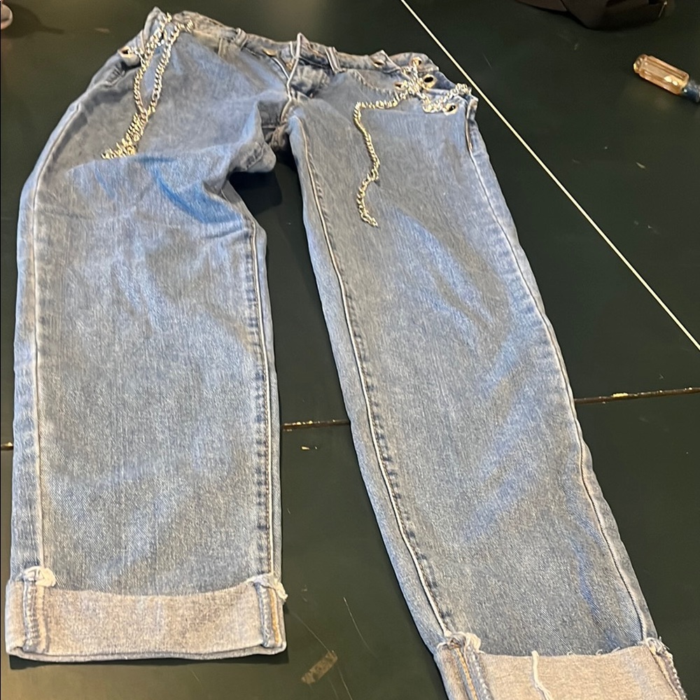 Stylish Blue Jeans with Chain Detail